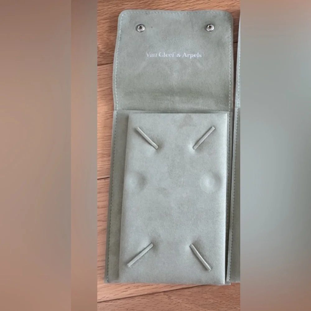 Van Cleef & Arpels green necklace jewelry travel pouch - Picture 2 of 2